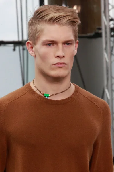 Look 14